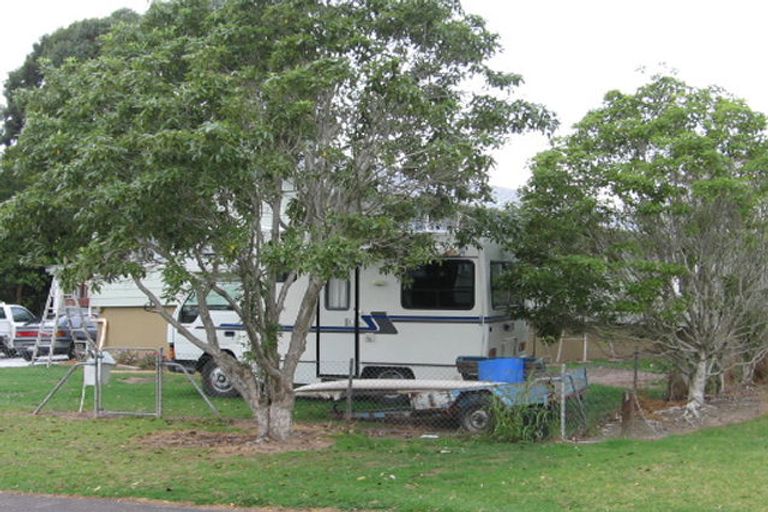 Photo of property in 30 Fitzherbert Avenue, West Harbour, Auckland, 0618