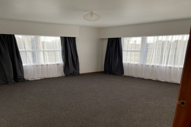 Photo of property in 35 Sandspit Road, Waiuku, 2123