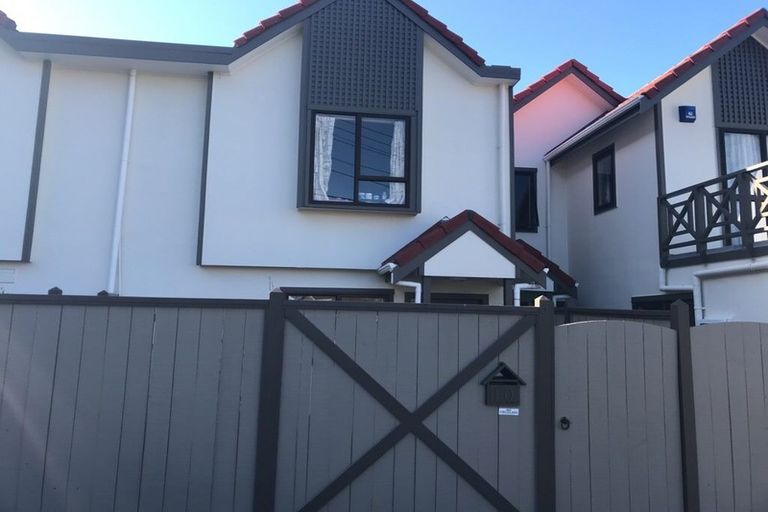 Photo of property in 10 George Street, Thorndon, Wellington, 6011