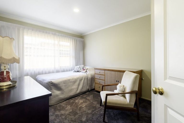 Photo of property in 8 Doneraille Place, Bethlehem, Tauranga, 3110