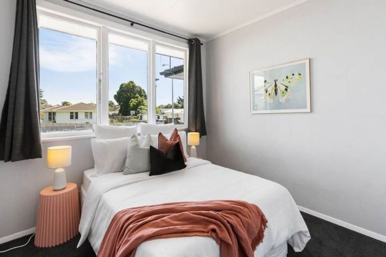 Photo of property in 24 Windmill Road, Pukekohe, 2120