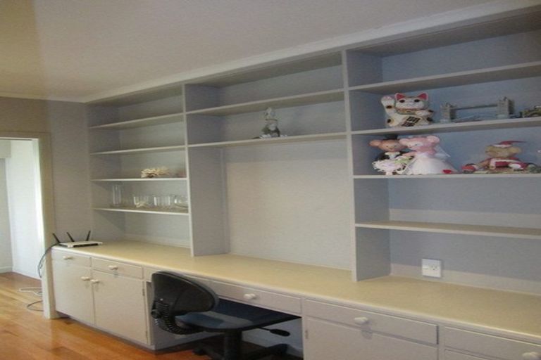 Photo of property in 73 Sylvan Avenue, Northcote, Auckland, 0627