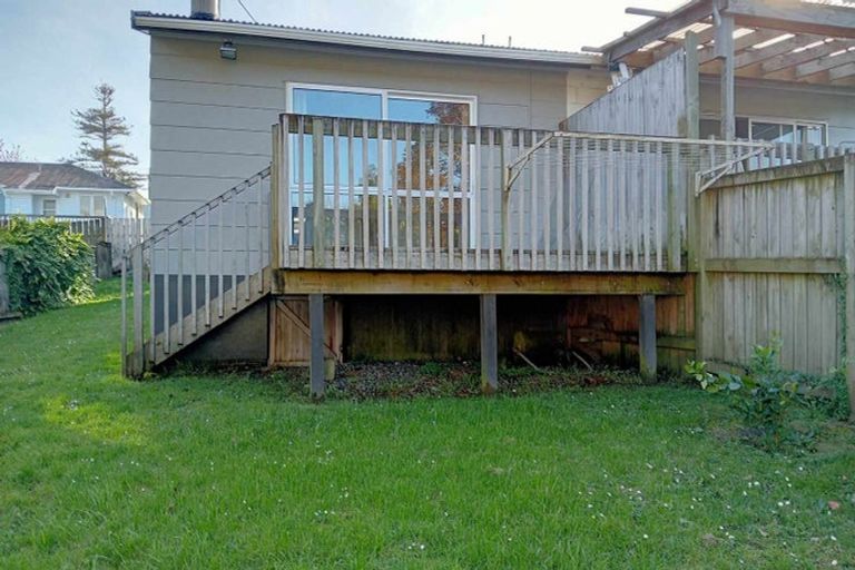 Photo of property in 3/223 Birkdale Road, Birkdale, Auckland, 0626