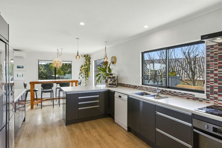 Photo of property in 42 Hicks Crescent, Waikanae Beach, Waikanae, 5036