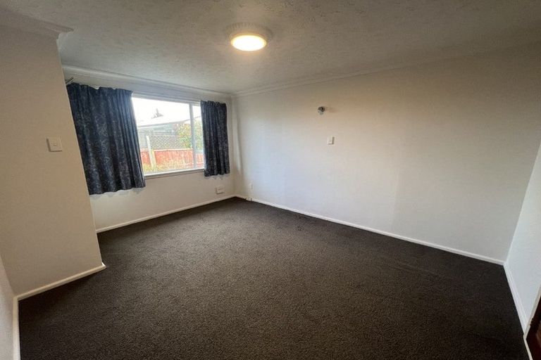 Photo of property in 16 Sawyers Arms Road, Northcote, Christchurch, 8052