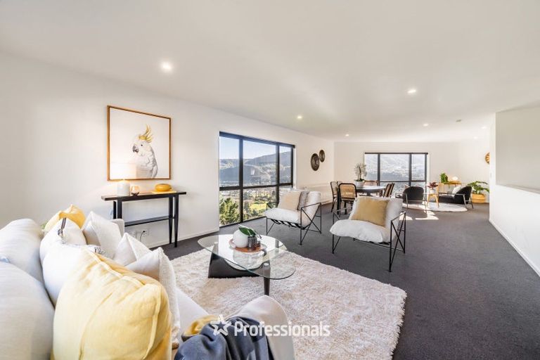 Photo of property in 6 Castle Crescent, Stokes Valley, Lower Hutt, 5019