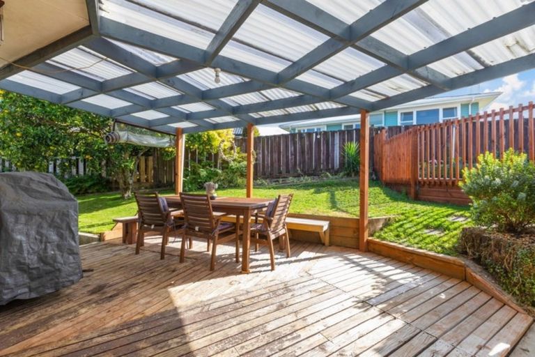 Photo of property in 27 Warwick Place, Brookfield, Tauranga, 3110