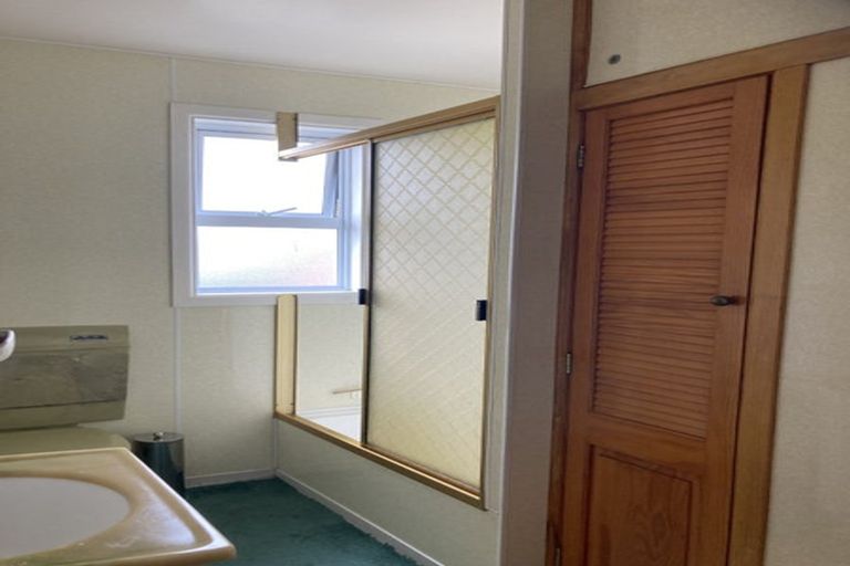 Photo of property in 32 Watene Crescent, Waitara, 4320