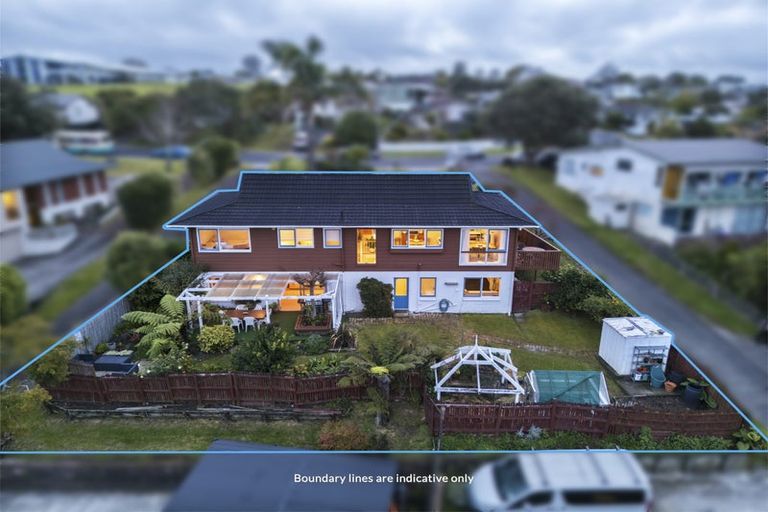 Photo of property in 51 Spence Road, Henderson, Auckland, 0612