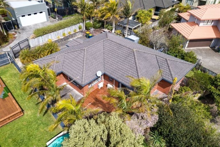 Photo of property in 10 Roy Maloney Drive, Henderson, Auckland, 0612
