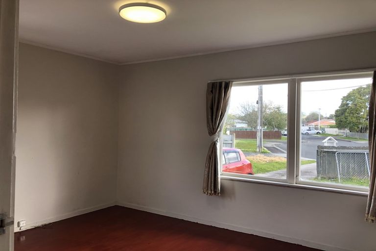 Photo of property in 17 Ascot Avenue, Henderson, Auckland, 0610