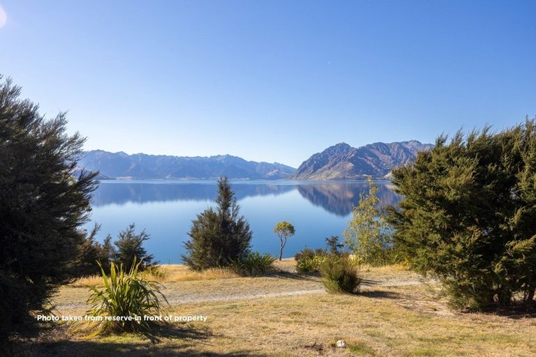Photo of property in 32 Flora Dora Parade, Lake Hawea, Wanaka, 9382
