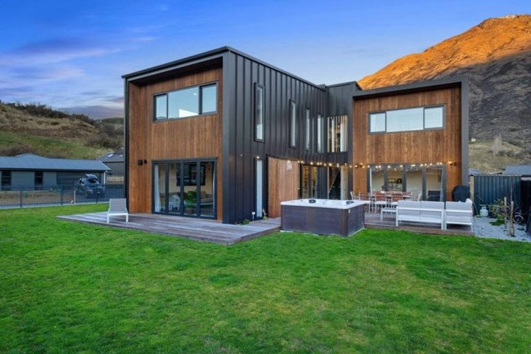 Photo of property in 18 Sandford Terrace, Lower Shotover, Queenstown, 9304