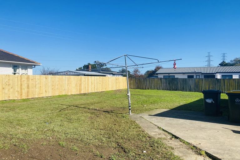 Photo of property in 79 Dale Crescent, Pakuranga, Auckland, 2010