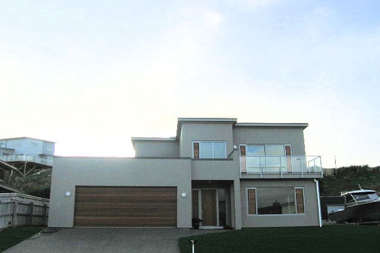 Photo of property in 9 Saint Austell Close, Camborne, Porirua, 5026