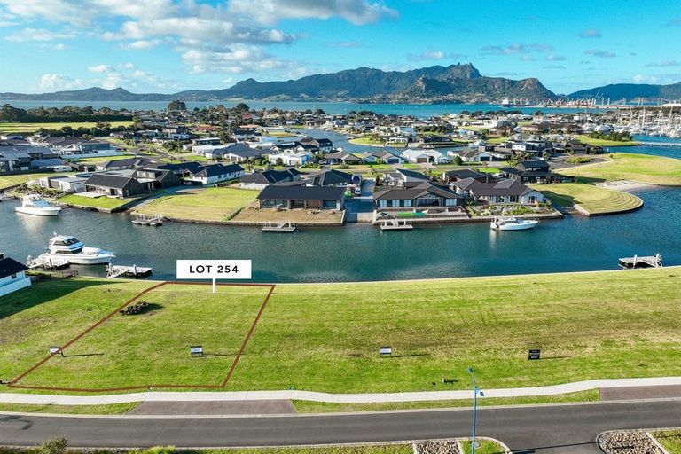 Photo of property in 25 Maturiki Drive, One Tree Point, 0118