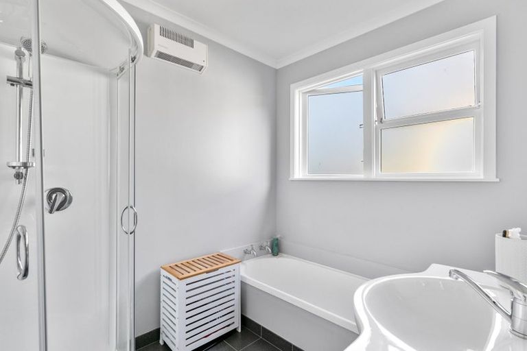 Photo of property in 7 Cardiff Crescent, Cannons Creek, Porirua, 5024