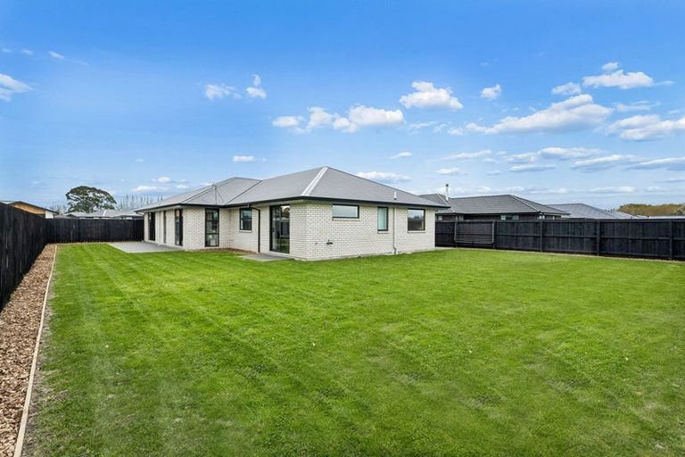 Photo of property in 13 Salkeld Place, Woodend, 7610