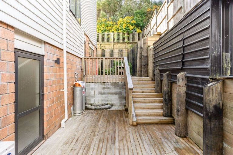 Photo of property in 33d Wairau Road, Forrest Hill, Auckland, 0627