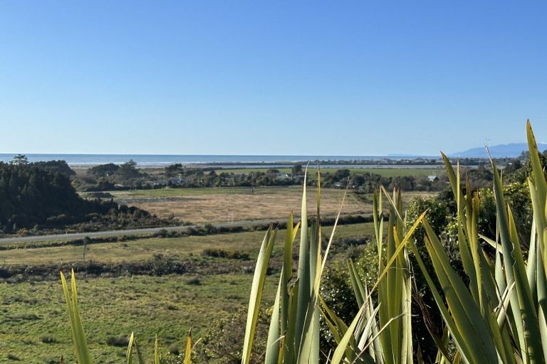 Photo of property in 37 Takutai Terrace, Ruatapu, 7883