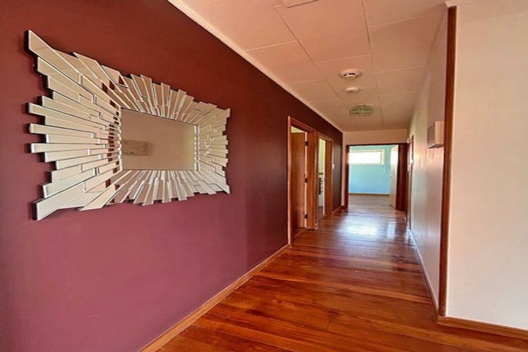 Photo of property in 45 Felgrove Street, Glendene, Auckland, 0602