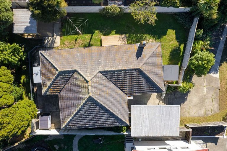 Photo of property in 44 Grays Road, Plimmerton, Porirua, 5026