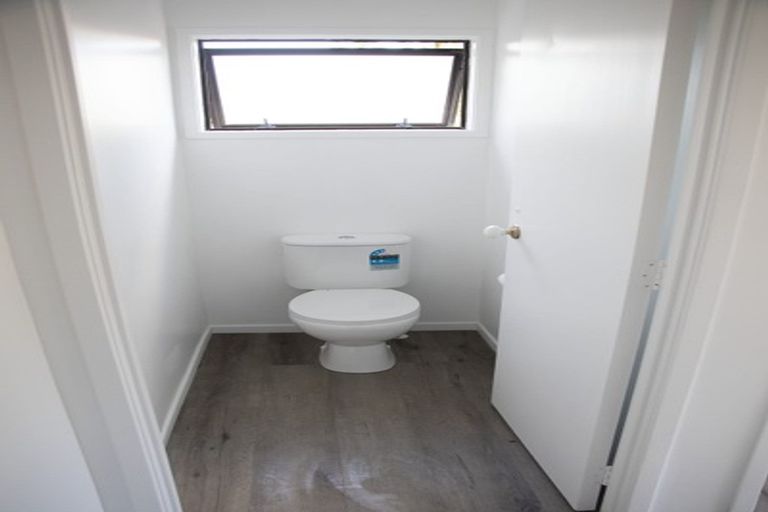 Photo of property in 2/128 Manuka Road, Bayview, Auckland, 0629