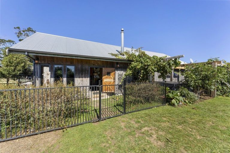 Photo of property in 294 Inland Road North, Tikorangi, Waitara, 4383