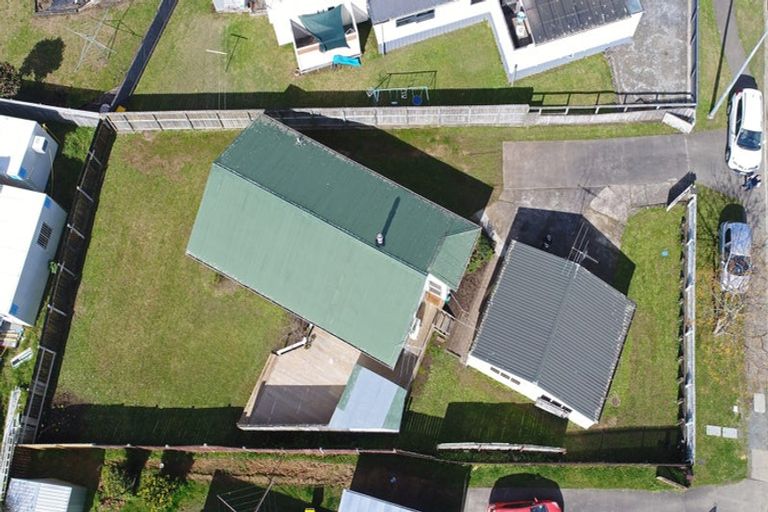 Photo of property in 51 Border Road, Henderson, Auckland, 0612