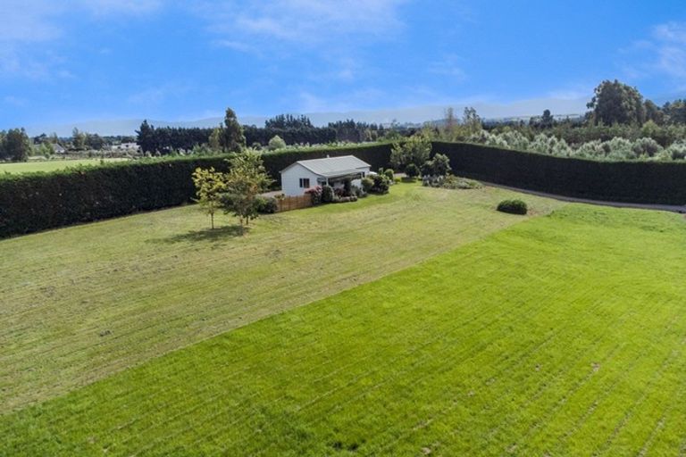 Photo of property in 16 Campbell Drive, Martinborough, 5711