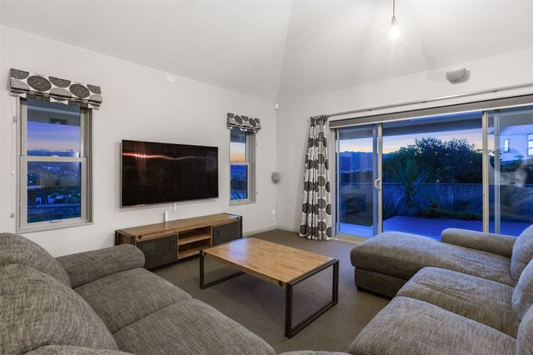 Photo of property in 18 Peel Lane, Aotea, Porirua, 5024