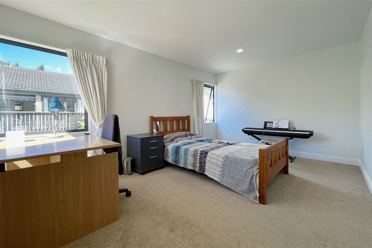 Photo of property in 51 Reeves Road, Pakuranga, Auckland, 2010