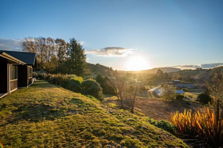 Photo of property in 11 Dalmore Way, Acacia Bay, Taupo, 3385