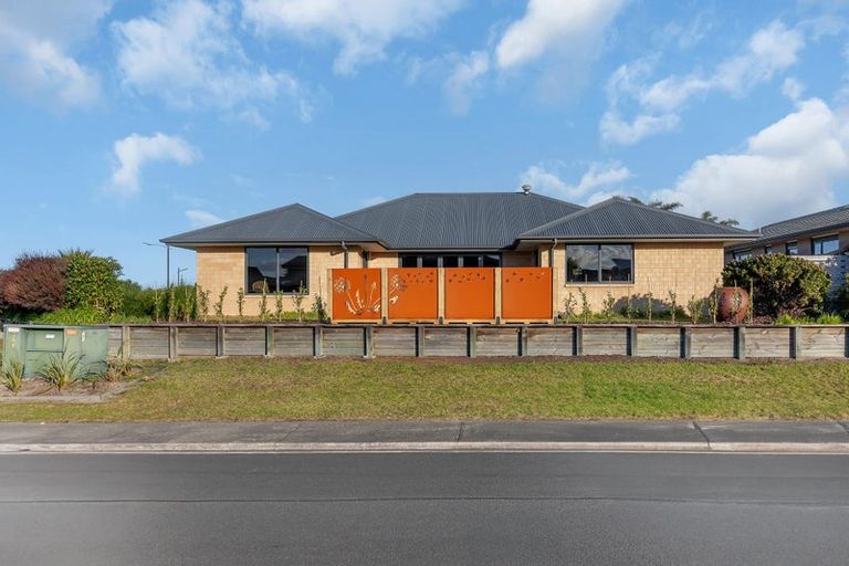 Photo of property in 26 Key West Drive, One Tree Point, 0118