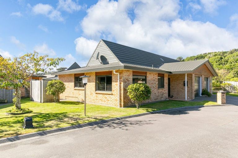 Photo of property in Redwood Village, 29/42 Main Road, Tawa, Wellington, 5028