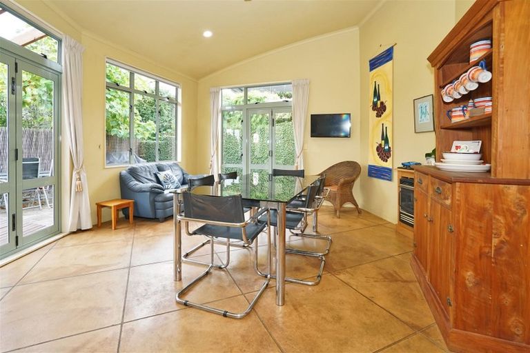 Photo of property in 11 Strata View, Western Heights, Hamilton, 3200