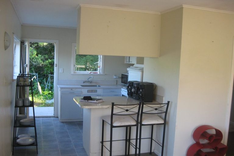 Photo of property in 15a Rakeiora Grove, Korokoro, Lower Hutt, 5012