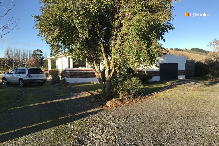 Photo of property in 695 Centre Road, Momona, Outram, 9073