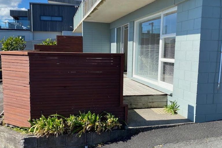 Photo of property in 3/23a Hamblyn Street, Strandon, New Plymouth, 4312