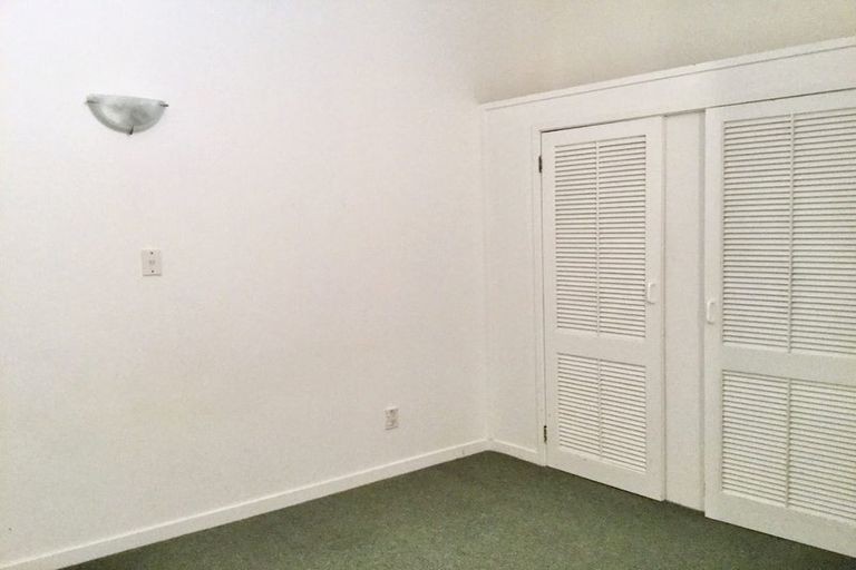 Photo of property in Aulsebrooks Apartments, 1/178 Wakefield Street, Te Aro, Wellington, 6011