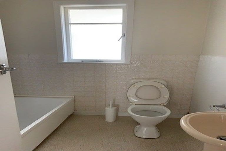 Photo of property in 12 Ruahine Street, Paraparaumu, 5032