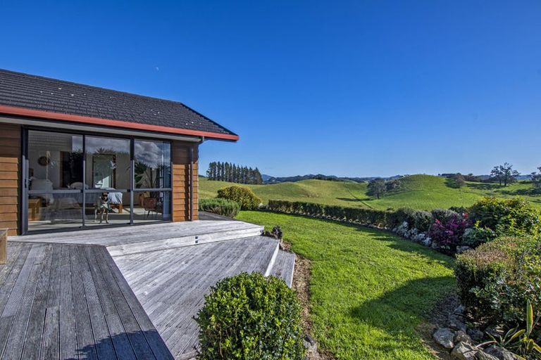 Photo of property in 18 Pataua Road North, Whareora, Whangarei, 0175