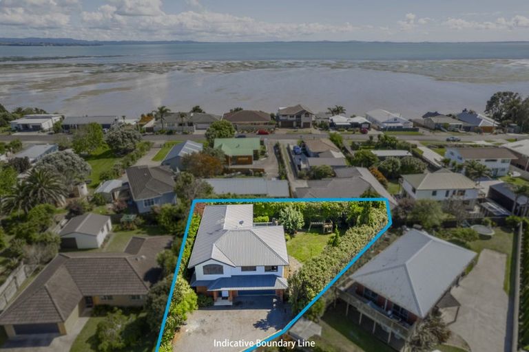 Photo of property in 37 Clarks Beach Road, Clarks Beach, 2122