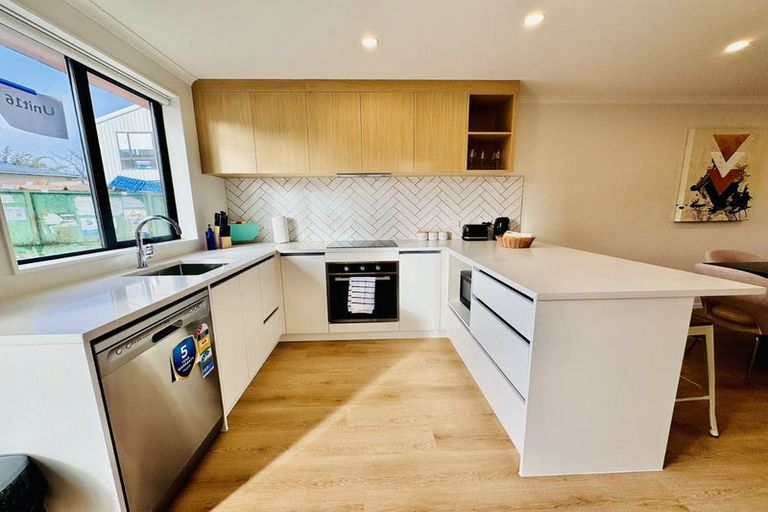 Photo of property in 2/31 Normandy Place, Henderson, Auckland, 0610