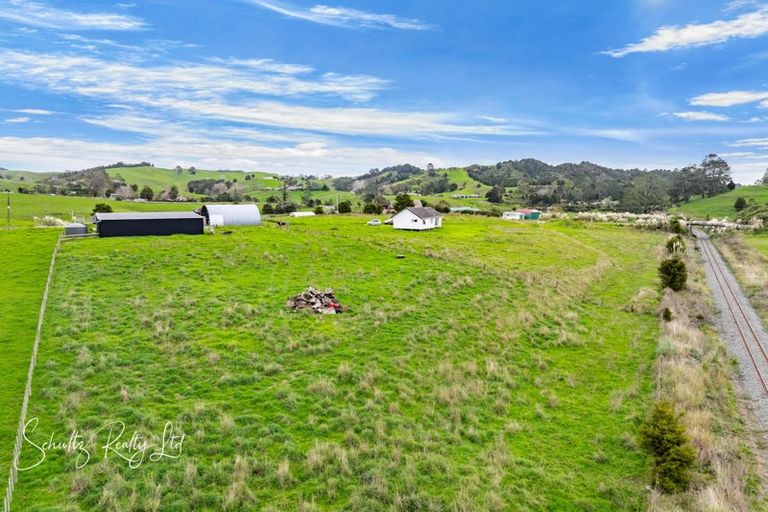 Photo of property in 32a Swamp Road, Mareretu, Maungaturoto, 0571