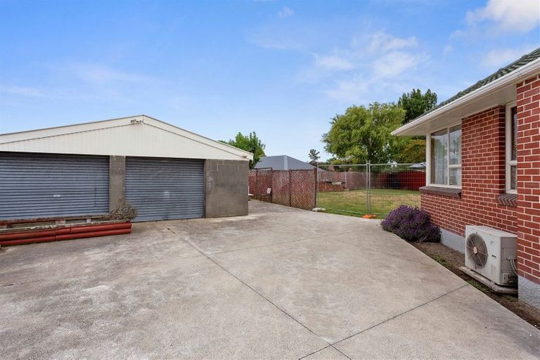 Photo of property in 32 Ontario Place, Wainoni, Christchurch, 8061