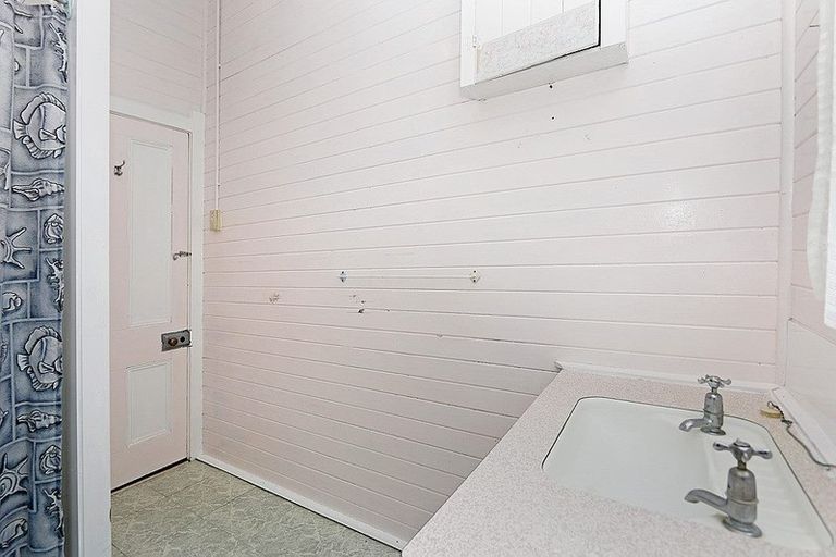 Photo of property in Dwg & Ex Dairy Factory, 25 Old Normanby Road, Okaiawa, Hawera, 4678