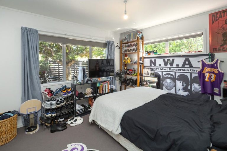 Photo of property in 43 Sackville Street, Martinborough, 5711