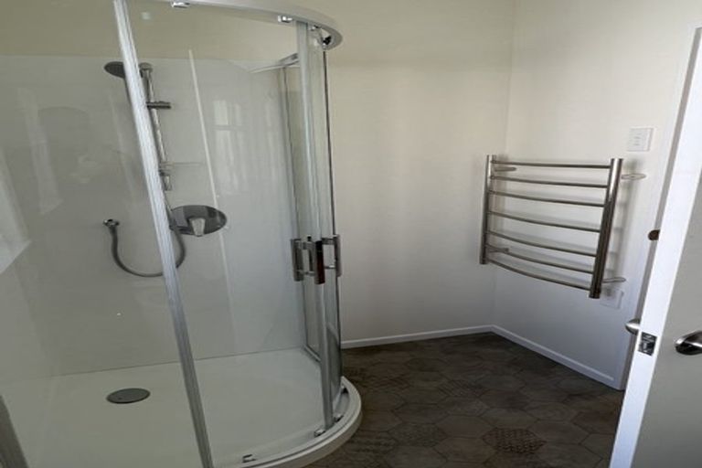 Photo of property in 22 Hawker Street, Mount Victoria, Wellington, 6011