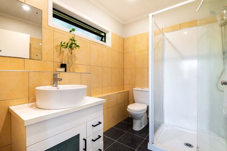 Photo of property in 43 Forrest Hill Road, Milford, Auckland, 0620